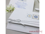 Partecipazione con fiori azzurri e cordino bianco BP052202