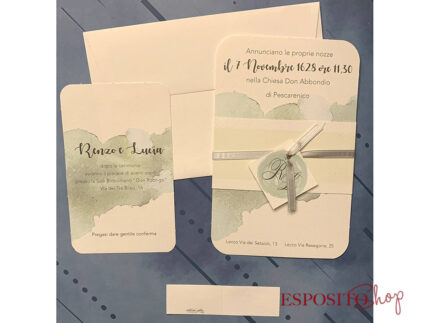 Partecipazione con decoro verde salvia acquerello e nastro di raso F1645